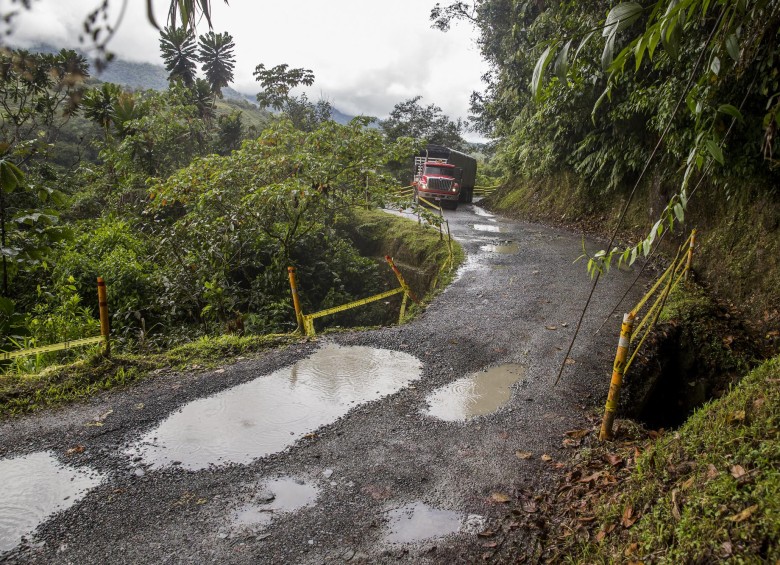 Parte de la carretera aún no es una trocha. Foto: Esteban Vanegas