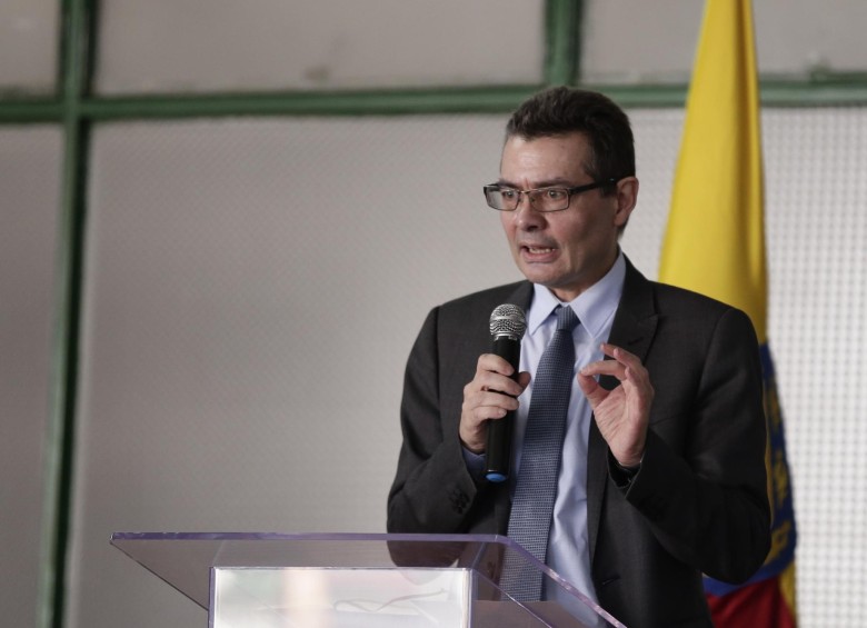 Alejandro Gaviria, ministro saliente de Salud, no pudo sacar adelante la última circular de regulación de precios. FOTO Colprensa