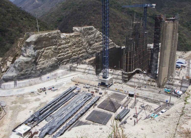 Excavaciones profundas y grandes estructuras en concreto que registran un avance de obra del 63 % sumando los desarrollos totales en los diferentes frentes de trabajo. FOTO cortesía