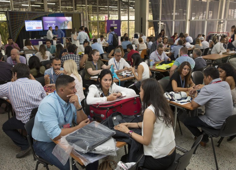 Apoyada por ProColombia y la Alcaldía de Medellín, se celebra en Colombiatex la rueda de negocios del sistema moda. En citas de 40 minutos se tratan de cerrar negocios. FOTO Edwin bustamante