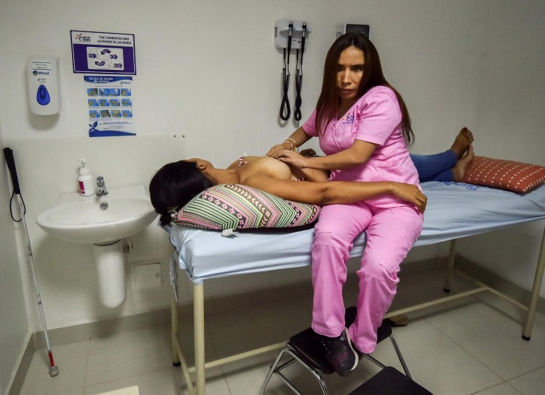 Mujeres ciegas detectan cáncer de mama en Colombia