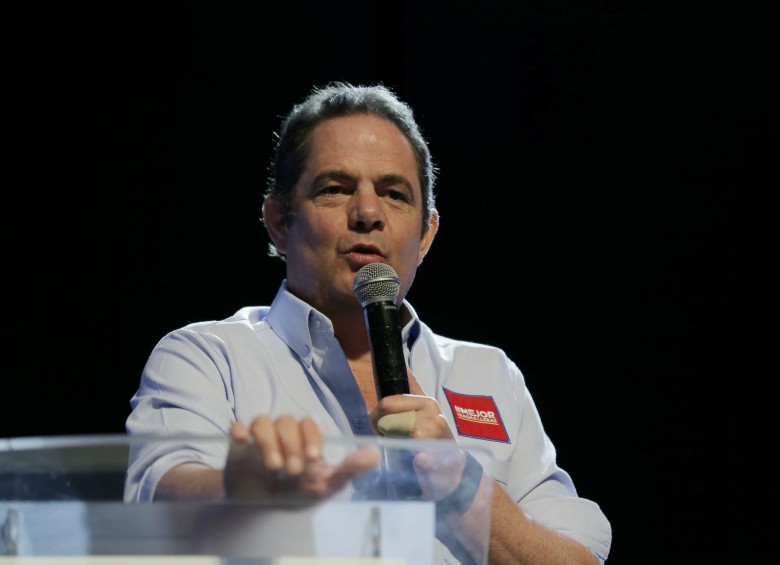 El candidato presidencial Germán Vargas Lleras en el acto de adhesión que hizo su partido Cambio Radical. FOTO Colprensa