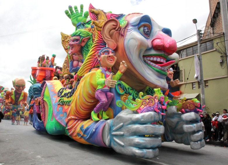Brasil fue el país invitado de honor en el Carnaval de Negros y Blancos versión 2015. FOTO COLPRENSA. 