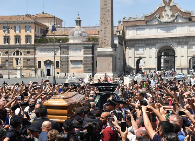 Multitudinario fue el homenaje al actor italiano. FOTO AFP
