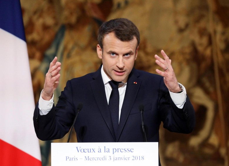 El presidente francés, Emmanuel Macron, impulsa esta propuesta legislativa para poner en cintura a creadores de contenido mentiroso. El debate, según expertos, es por la libertad de expresión y refleja su tensa relación con los medios de comunicación rusos. FOTO efe