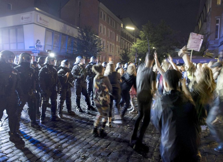 Tercera noche de disturbios entre policía y manifestantes del G20 