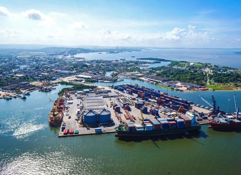 Dos terminales portuarias en Cartagena (foto), una en Buenaventura, otra en Barranquilla y una más en Tolú, conforman la red portuaria de Compas, negocio hasta ahora de Grupo Argos y que facturó 165 mil millones de pesos en 2016. FOTO Cortesía Grupo Argos