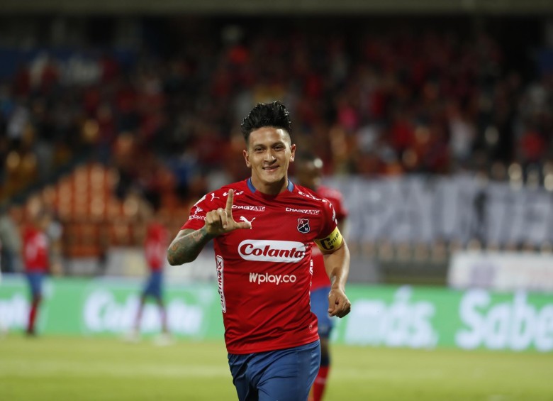 Germán Ezequiel Cano, ni sus goles, salvan al Medellín. Ayer hizo los dos ante Santa Fe. FOTO Robinson Sáenz.