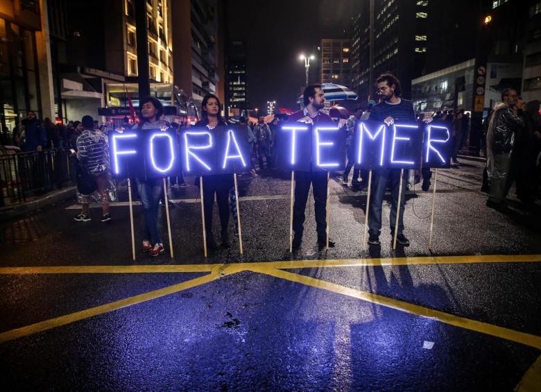 En las calles, los ciudadanos piden la renuncia del presidente de Brasil, Michel Temer. EFE