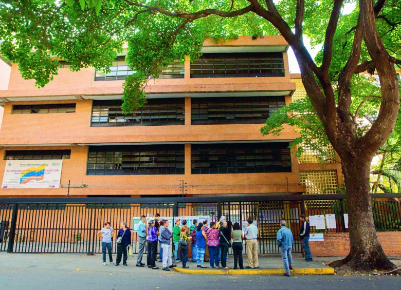 Caracas fue una de las ciudades que más vio gente acudir a las urnas, aun así, parecía todavía poco. 