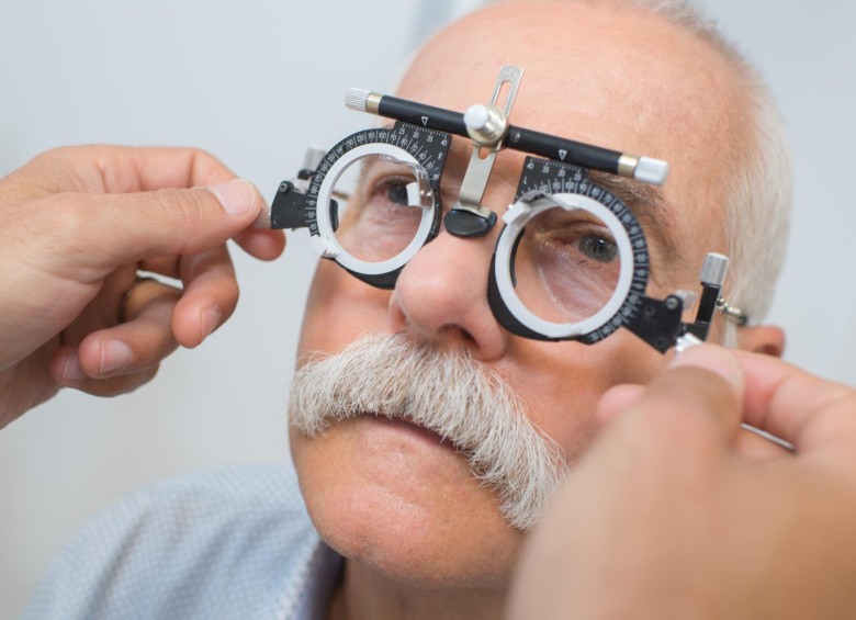 Sí, la edad tiene que ver con el deterioro de la visión, pero una vida sana puede retrasar ciertas enfermedades. FOTO Sstock