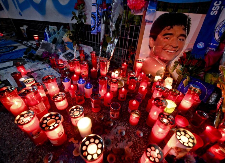 En Nápoles siguen los homenajes de Maradona. FOTO EFE
