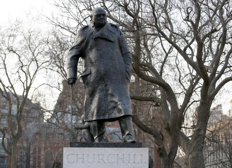 La escultura del exprimer ministro británico en Londres será uno de los sitios para conmemorar 50 años de su muerte. FOTO ap