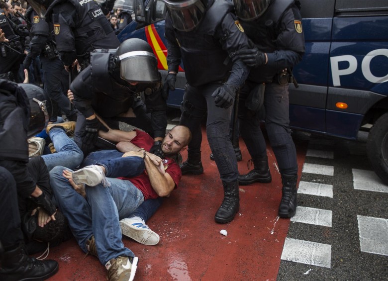 Policía cumplió con su obligación en Cataluña: Rajoy 