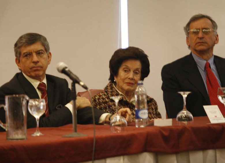 La exprimera dama, Cecilia Caballero, durante un homenaje a su esposo en 2008. FOTO Colprensa