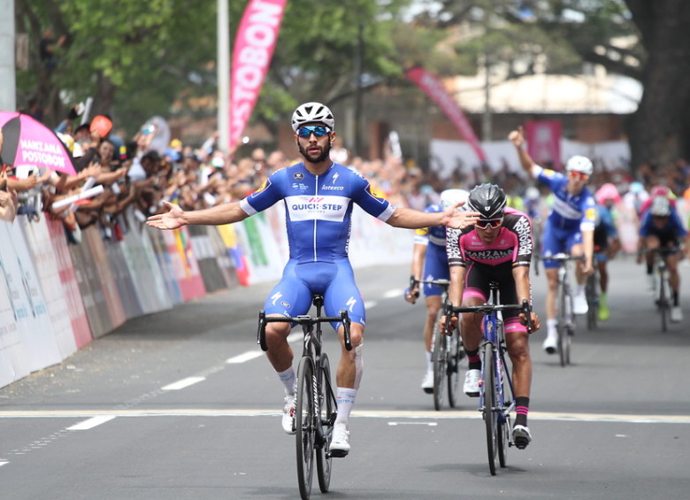 Pese a la reciente caída que lo obligó a retirarse de la Vuelta a San Juan, Fernando Gaviria luce fino en los embalajes, como ayer en Palmira. FOTO colprensa