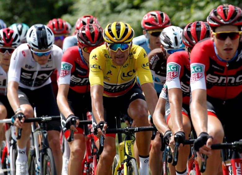 Otra jornada más se mantuvo como líder del Tour el belga Greg Van Avermaet. FOTO REUTERS 