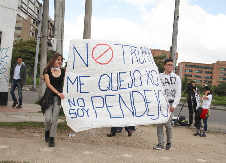 En la embajada en Bogotá también marchan contra Trump