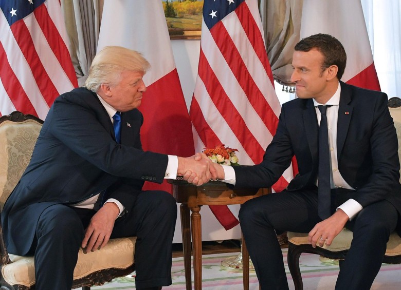 Aunque tienen profundas diferencias sobre las políticas contra el cambio climático, los presidentes Donald Trump y Emmanuel Macron se unieron para enfrentar la situación de Siria. FOTO: AFP.