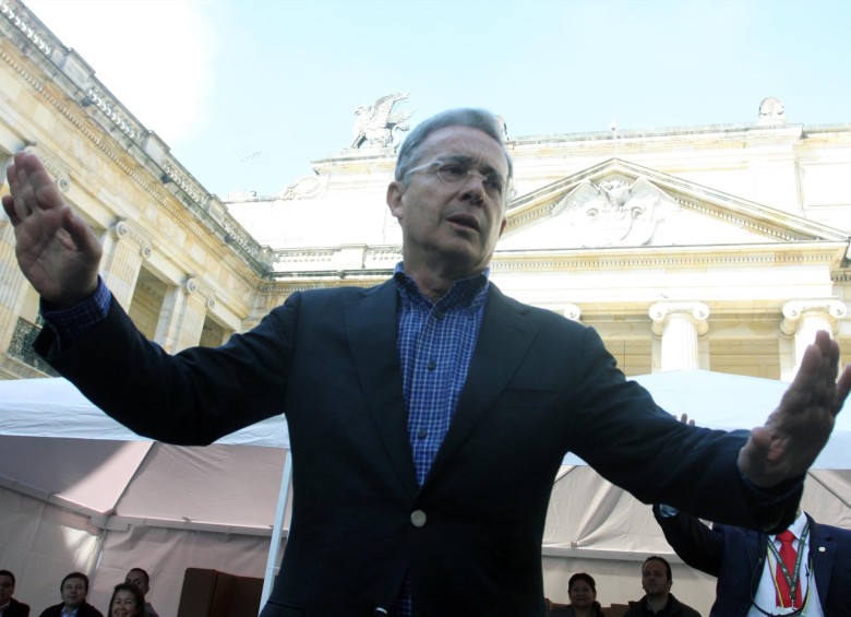 Uribe criticó el acercamiento del Gobierno con los Estados Unidos para pedir la repatriación de Simón Trinidad. FOTO COLPRENSA