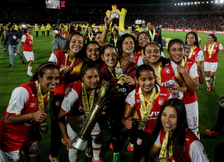 Las campeonas de la Liga Femenina profesional en Colombia. Se espera que clubes grandes como Nacional, Millonarios, Junior y DIM, entre otros, abran espacios a las damas. FOTO Colprensa