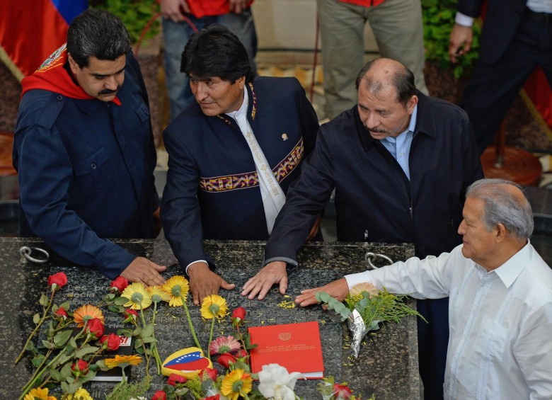 Cuatro presidentes le rinden un homenaje a Hugo Chávez: Nicolás Maduro (Venezuela), Evo Morales (Bolivia), Daniel Ortega (Nicaragua) y Salvador Sánchez Cerén (El Salvador). FOTO afp
