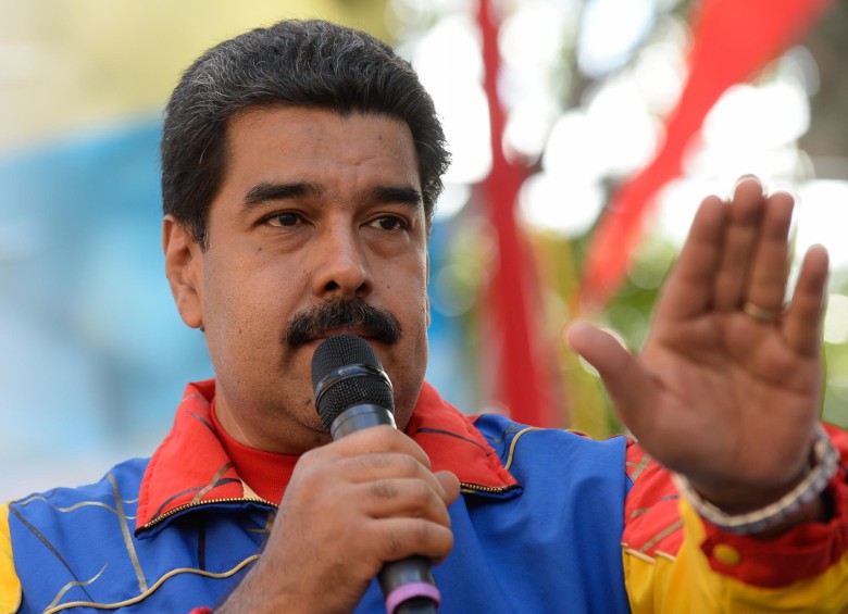 El mandatario venezolano acusó a los opositores de tratar de “llenar el país de violencia”. FOTO AFP