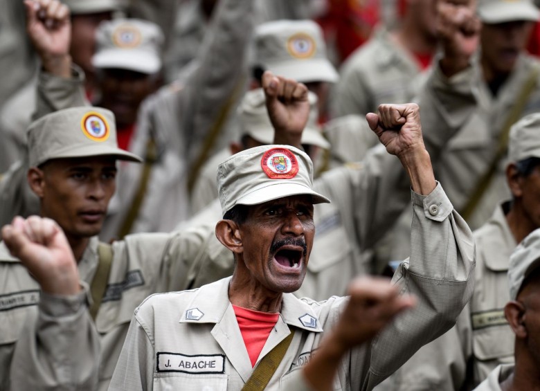 El Gobierno de Nicolás Maduro anunció que armará a civiles. FOTO AFP