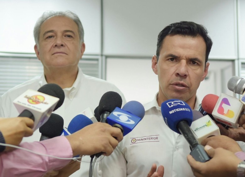 De izquierda a derecha el vicepresidente Oscar Naranjo y el ministro del Interior, Guillermo Rivera. Foto:Cortesía. 