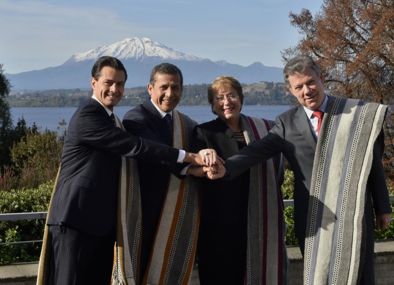 Los presidentes Enrique Peña Nieto (México), Ollanta Humala (Perú), Michelle Bachelet (Chile) y Juan Manuel Santos clausuraron Cumbre de la A. del Pacífico, en Chile. FOTO Cortesía SIG