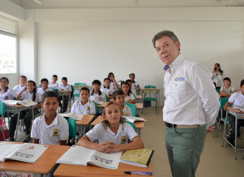 Aunque Santos ha impulsado programas en educación, no se ven en la encuesta. FOTO presidencia