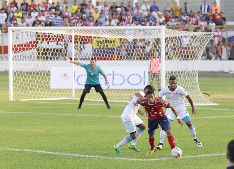 Bajo un intenso calor se realizó el partido amistoso en Magangué. Al DIM le faltó control al final para festejar su primer triunfo. FOTOs cortesía El meridiano de C.