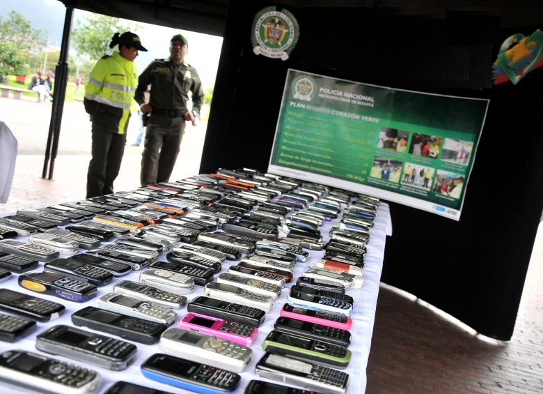 Son 66.522 celulares los que han sido recuperados por la Policía Nacional en Colombia desde enero de 2014 hasta la fecha, de estos 1.718 en Medellín y 2.097 en el resto de Antioquia. FOTO COLPRENSA