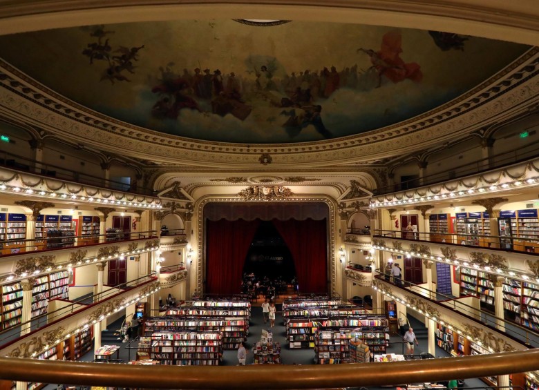  La librería El Ateneo Gran Splendid, una joya arquitectónica de Buenos Aires, acaba de ser elegida por la revista National Geographic como la más bella del mundo. FOTO REUTERS