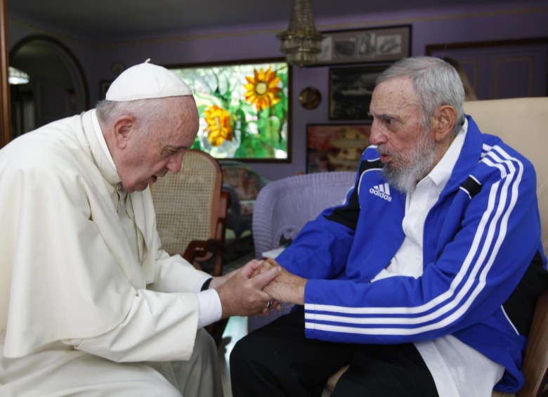 El papa Francisco manifestó este sábado su “pesar” por el fallecimiento de Fidel Castro. FOTO AP