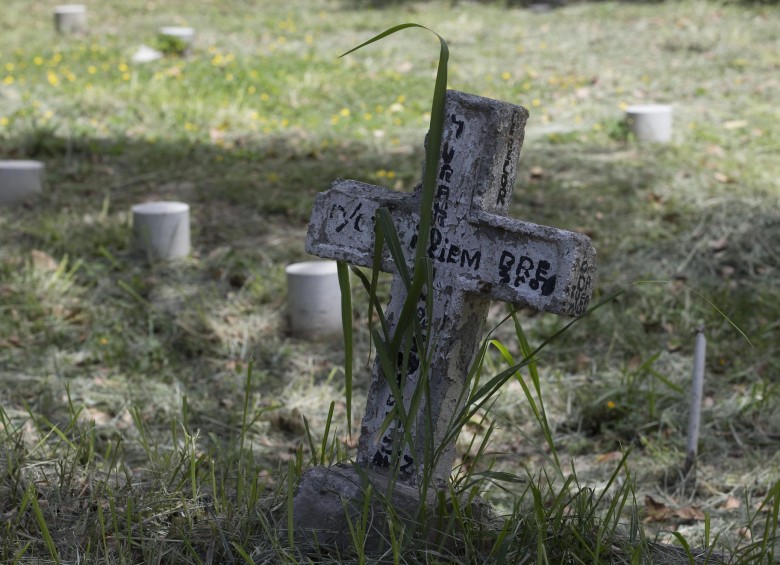 En el cementerio Universal hay varias zonas donde se encuentran enterrados varios restos humanos sin identificar. Foto: Donaldo Zuluaga