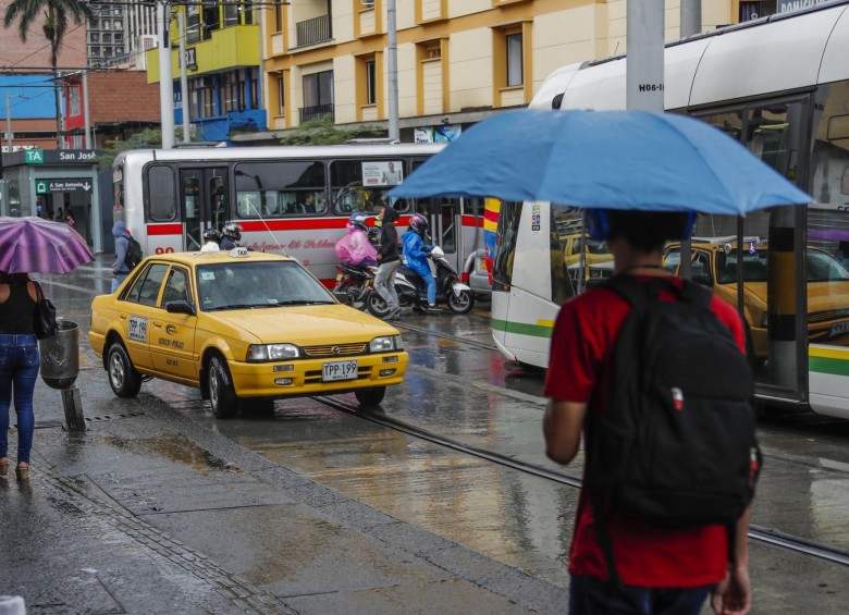 Los taxistas no respetan este corredor calle 49 Ayacucho con carrera 45 El Palo. Foto: Róbinson Sáenz