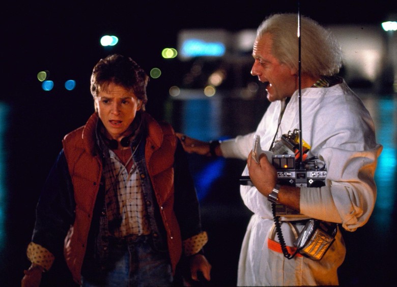 Michael J. Fox y Christopher Lloyd, los actores principales de esta saga ochentera. En el círculo algunos de los actores hoy. FOTO ap
