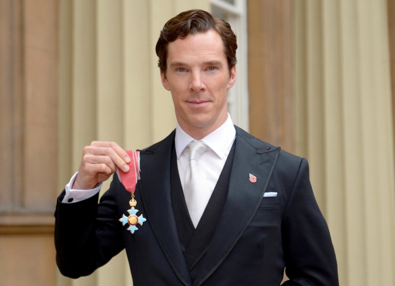 Cumberbatch, una de las figuras más jóvenes en recibir esta medalla, fue premiado por sus servicios en el ámbito de las Artes Escénicas y Obras de Beneficencia. FOTO AFP