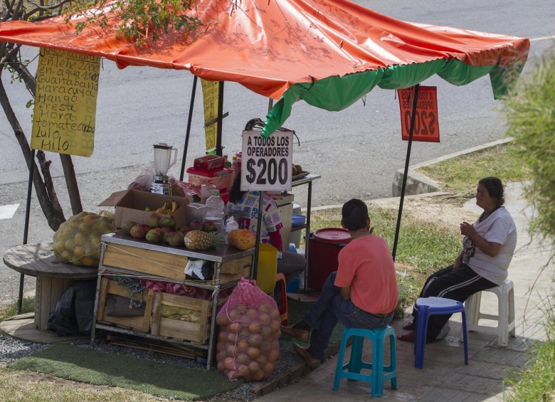 En el Valle de Aburrá, el Dane contabiliza 756 mil ocupados en la informalidad, es decir, sin todas las prestaciones. FOTO ARCHIVO