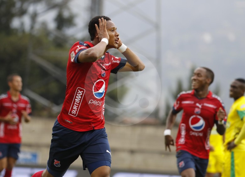 Yairo Moreno marcó a los 26 minutos el primer tanto del Medellín, que en el segundo tiempo bajó un poco el rendimiento, y padeció la expulsión de Jorge Segura. FOTO manuel saldarriaga 