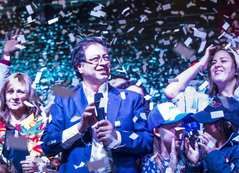 En el Centro de Eventos y Convenciones Gonzalo Jiménez de Quesada, en Bogotá, el candidato de la Colombia Humana, Gustavo Petro, reconoció la victoria de Iván Duque en un discurso ante cientos de simpatizantes. FOTO Julio César Herrera