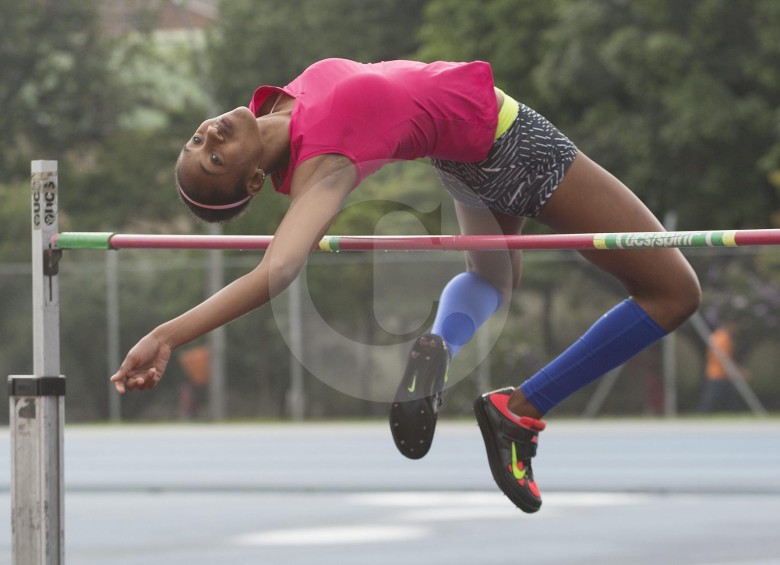 María Fernanda Murillo impresiona con sus saltos. Ser tercera en el Mundial sub-20 genera optimismo. FOTO MANUEL SALDARRIAGA