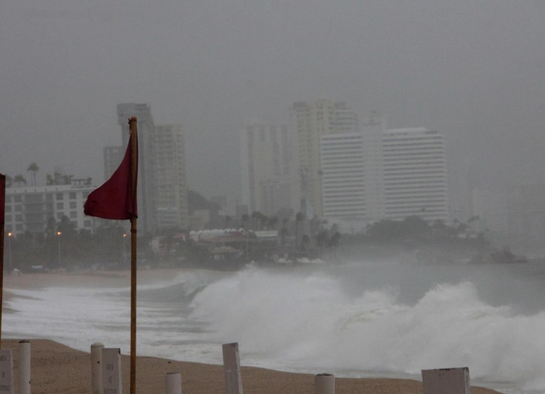 Huracán Max se apresta a tocar tierra en el sur de México