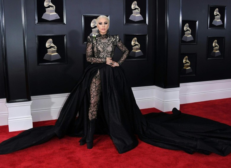 Gustó el traje de Lady Gaga, de negro. Menos extravagante que en ocasiones anteriores. FOTO AFP