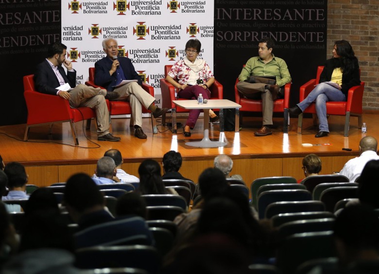 De izquierda a derecha: Miguel Silva, Fernando Montenegro, Gloria Aponte, Guillermo Penagos y Diana Álvarez. FOTO juan antonio sánchez