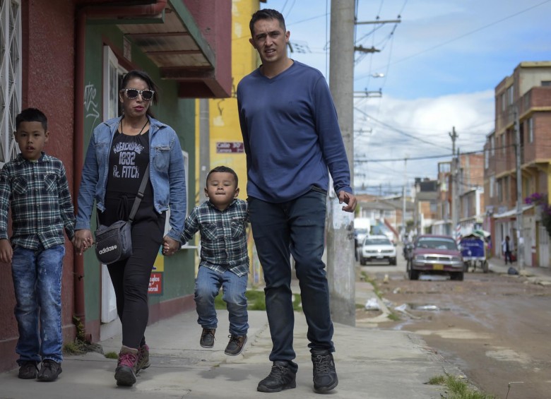 El cirujano que devuelve la sonrisa a las víctimas de ataques con ácido