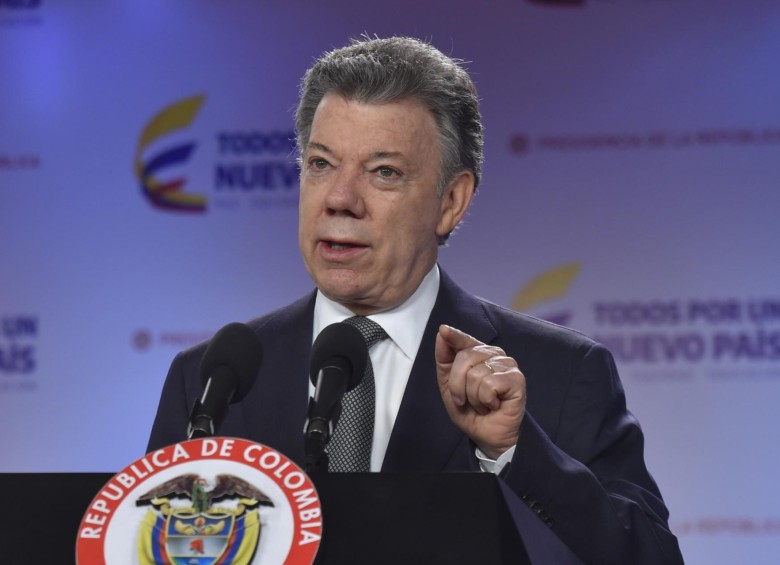 El presidente de la República, Juan Manuel Santos, firmó este viernes el decreto que incrementa en 7,77 por ciento el salario de más de un millón cien mil funcionarios estatales. FOTO COLPRENSA