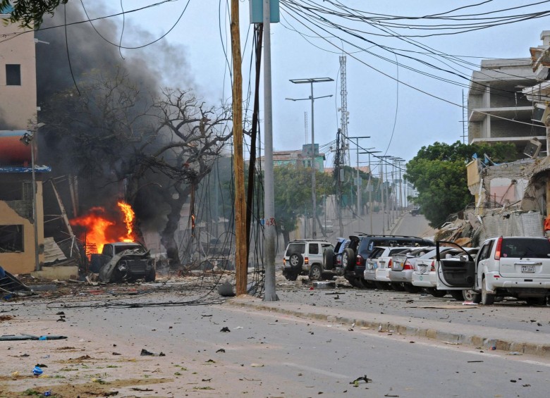 Así quedaron las inmediaciones del hotel Nasa-Hablod, en la capital de Somalia. FOTO AFP