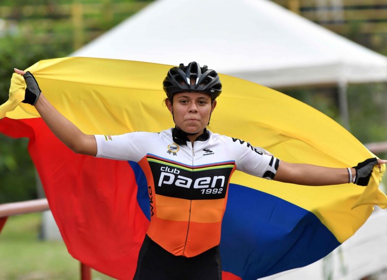 A sus 17 años, la antioqueña Valeria Rodríguez cumple el sueño de representar a Colombia en el Mundial. FOTO cortesía-fedepatín